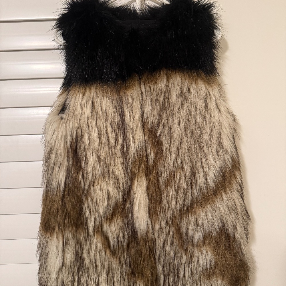 Aritzia Talula fur vest
